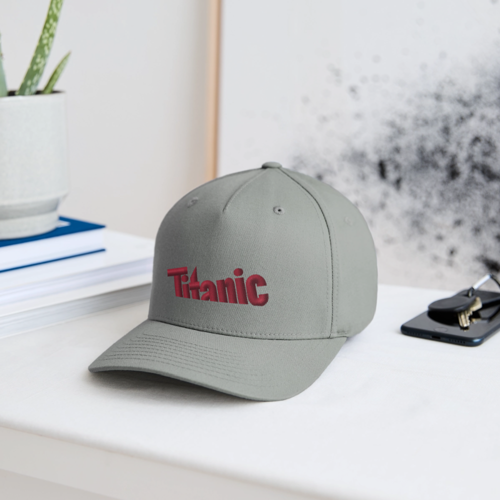 Flexfit Baseballkappe: TITANIC-Logo (gestickt) - Grüngrau